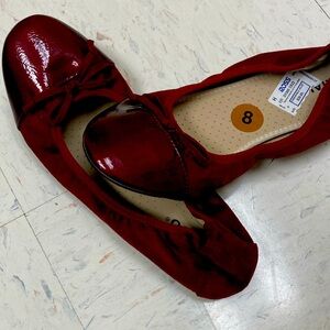 NWT  Wine red Ballet flats